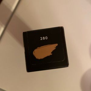 NEW!!!! Fenty beauty moisturizing foundation